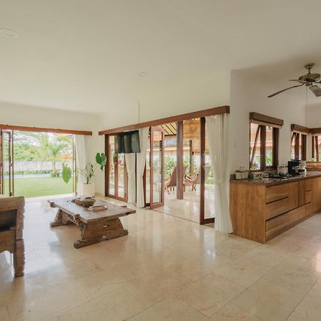 Tropical Villa Asmara Uluwatu Buitenkant foto